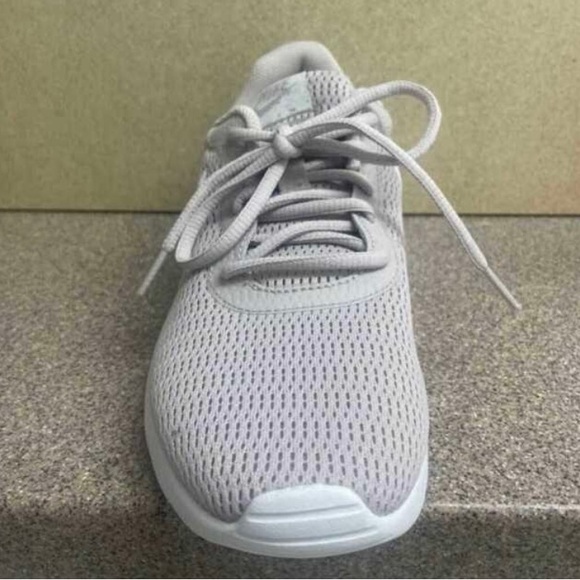 Brand new Nikes, rose gold/pink colour - Picture 2 of 3